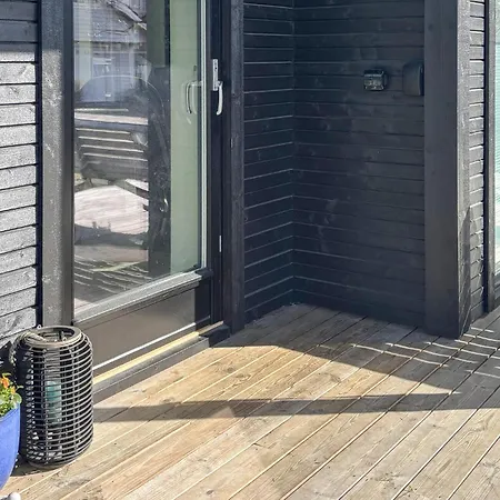 3 Bedroom Beautiful In アパート *